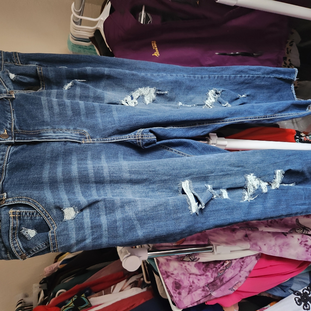 Women's Blue Distressed Jean Capris